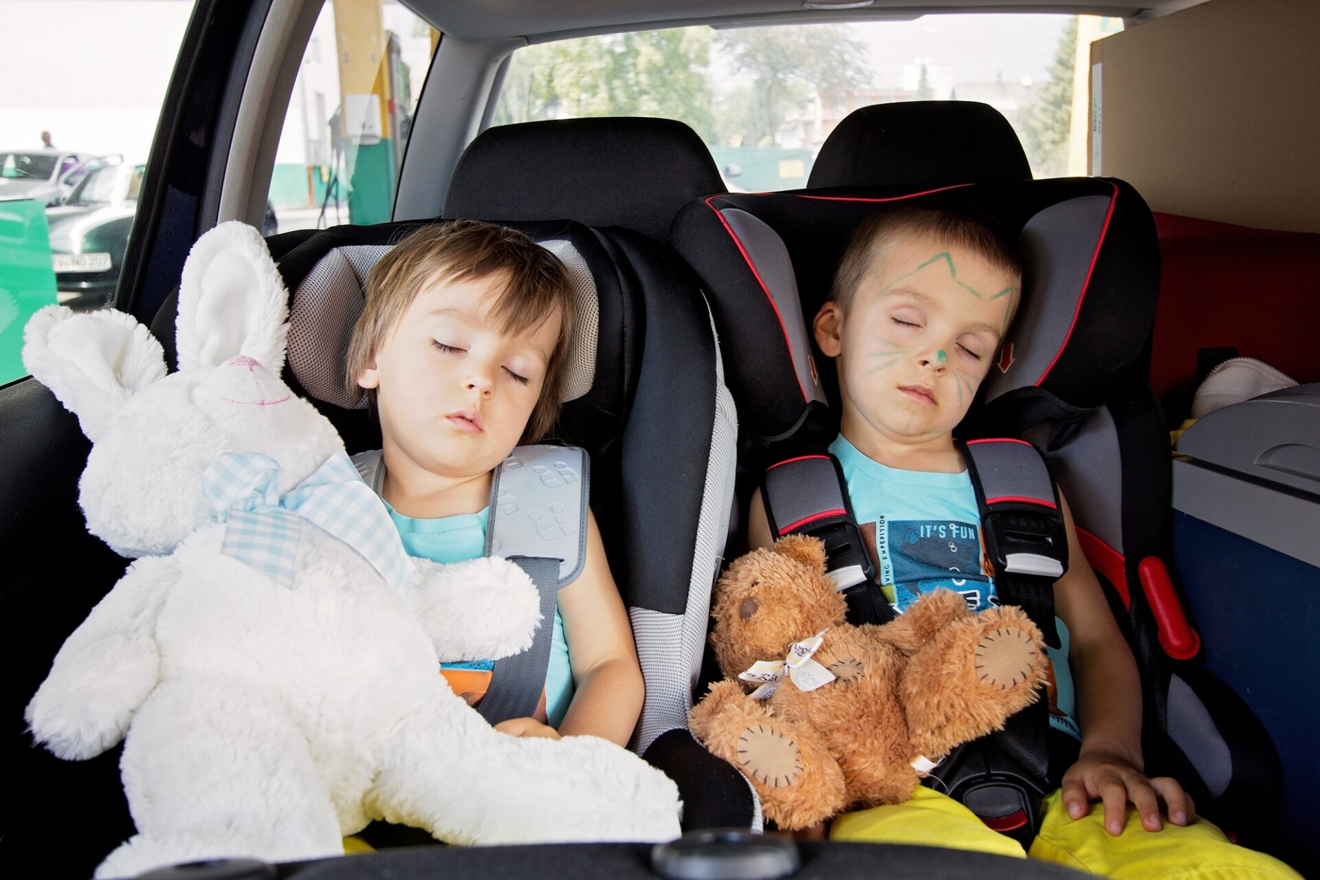 Help Kids Sleep Well While Travelling